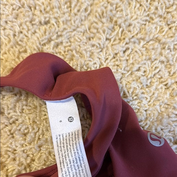 Crimson lululemon bra top. Size 6. - Picture 4 of 4